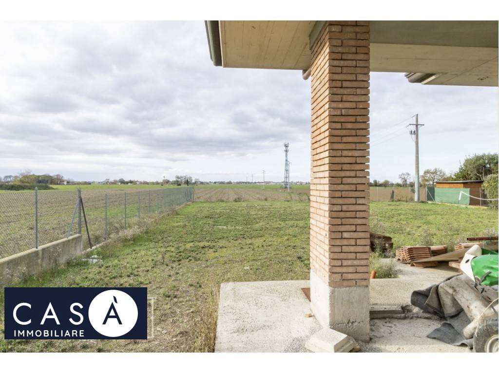 casa indipendente in vendita a Ravenna in zona Castiglione di Ravenna