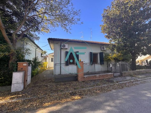 casa indipendente in vendita a Ravenna in zona Centro Storico