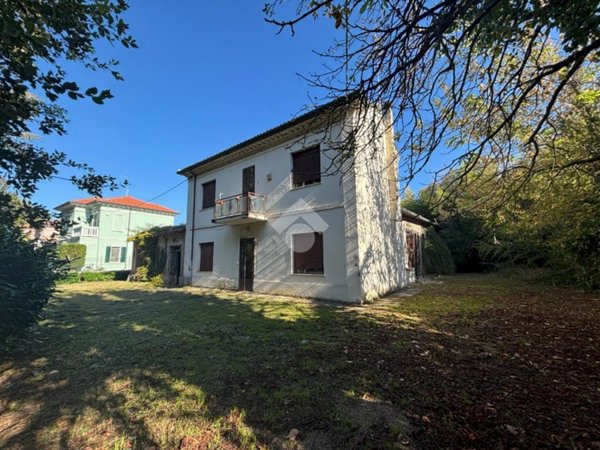 casa indipendente in vendita a Ravenna in zona Castiglione di Ravenna