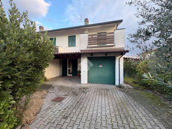 appartamento in vendita a Ravenna in zona Santerno