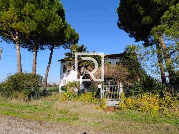 casa indipendente in vendita a Ravenna in zona Mezzano