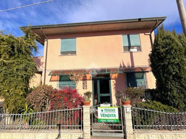 casa indipendente in vendita a Ravenna in zona Savarna / Conventello