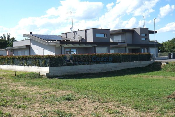 casa indipendente in vendita a Ravenna in zona Ponte Nuovo