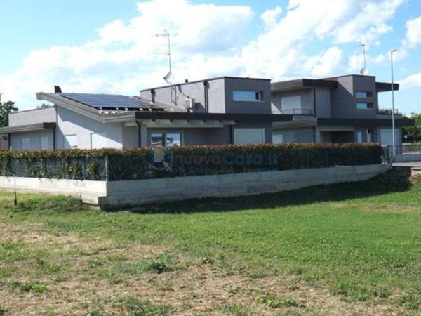 casa indipendente in vendita a Ravenna in zona Ponte Nuovo
