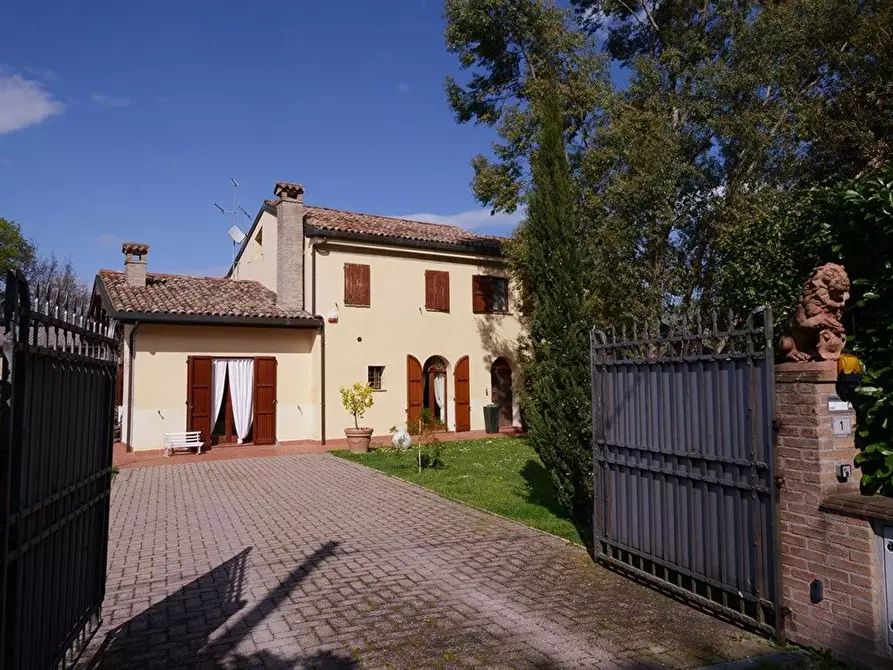casa indipendente in vendita a Ravenna in zona Castiglione di Ravenna