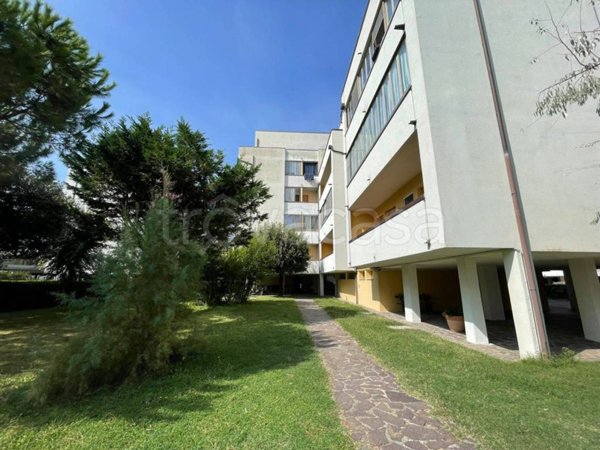 appartamento in vendita a Ravenna in zona Lido Adriano