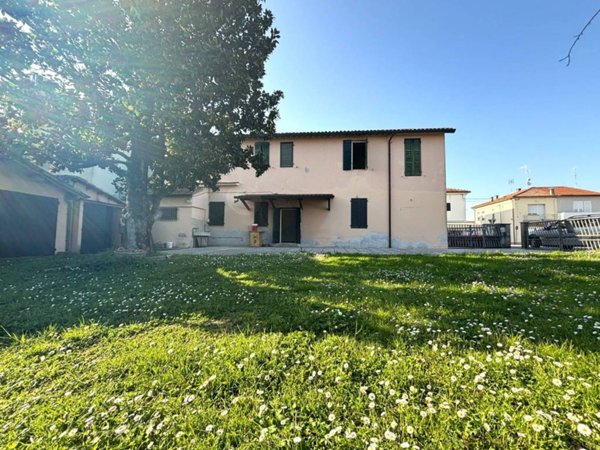 casa indipendente in vendita a Ravenna in zona Gambellara