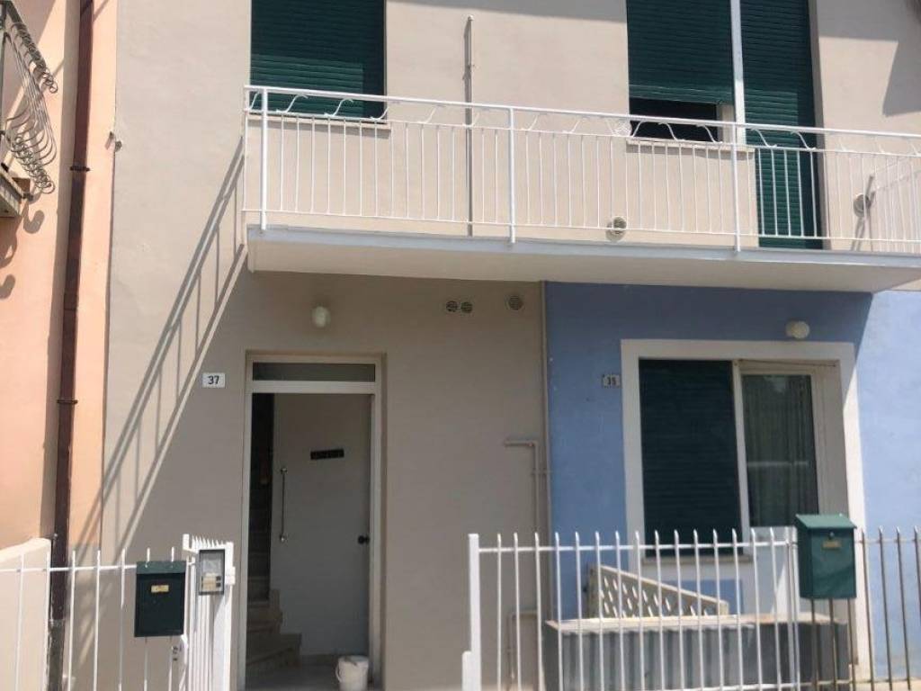 appartamento in vendita a Ravenna in zona Casal Borsetti