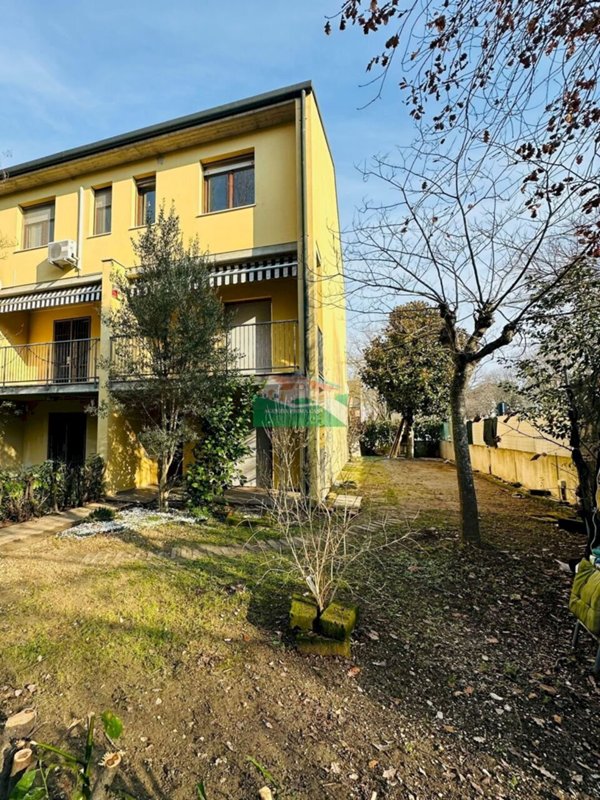 casa indipendente in vendita a Ravenna in zona Centro Storico