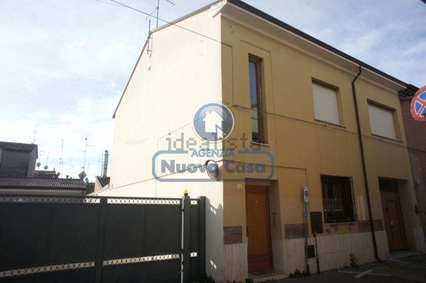 casa semindipendente in vendita a Ravenna in zona Centro Storico