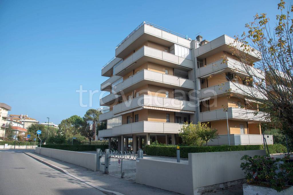 appartamento in vendita a Ravenna in zona Lido Adriano