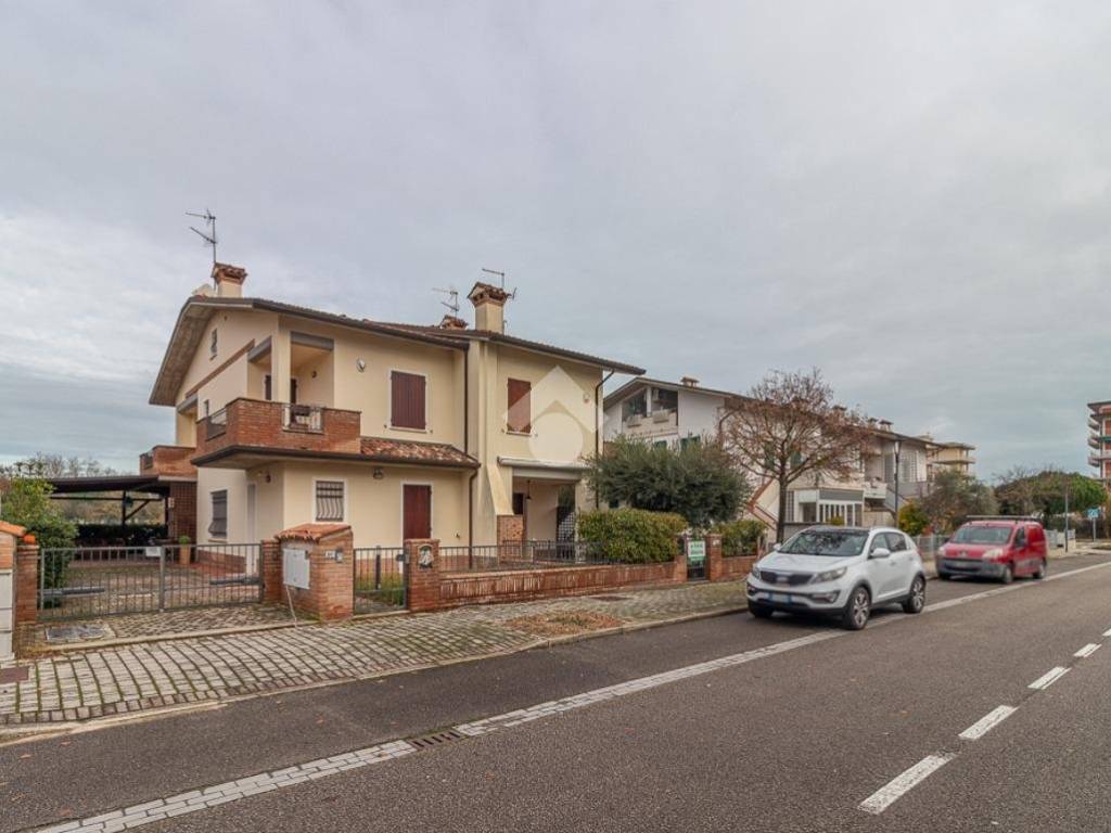 appartamento in vendita a Ravenna in zona Lido di Savio