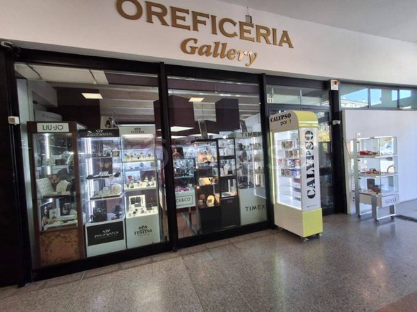 negozio in vendita a Ravenna