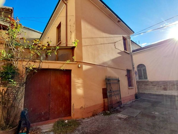 casa indipendente in vendita a Ravenna in zona Centro Storico