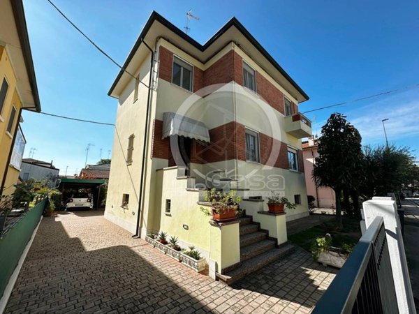 casa indipendente in vendita a Ravenna
