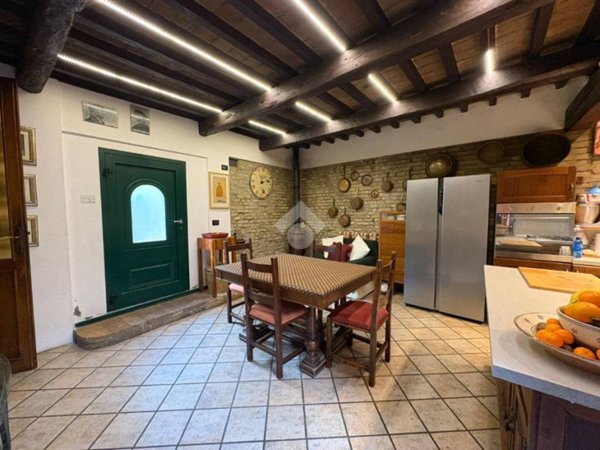 casa indipendente in vendita a Ravenna in zona Centro Storico