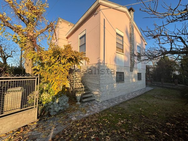 casa indipendente in vendita a Ravenna in zona Santo Stefano