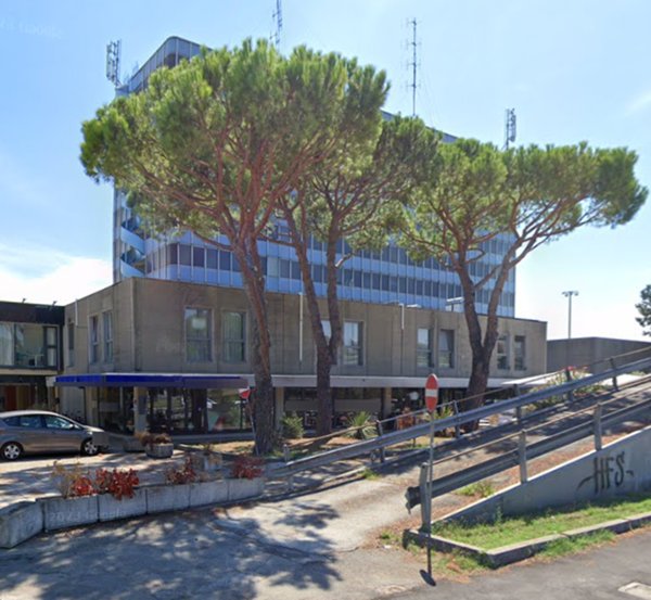 negozio in vendita a Ravenna in zona Classe