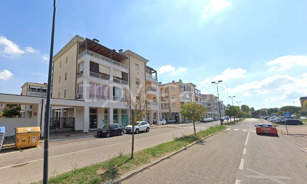 negozio in vendita a Ravenna