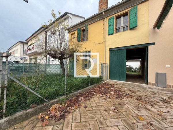 casa indipendente in vendita a Ravenna in zona Gambellara