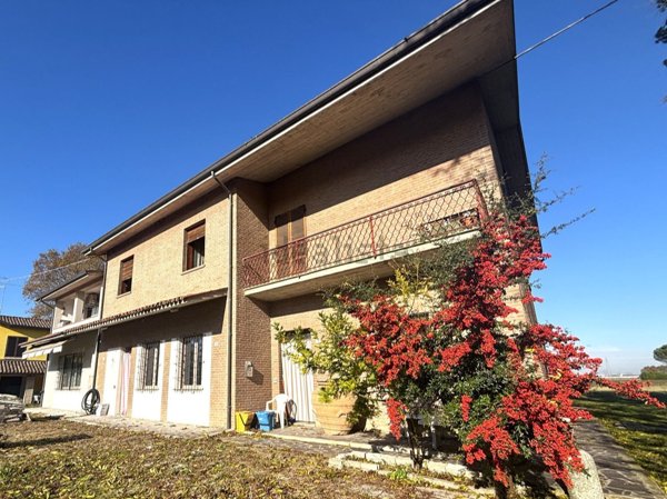 casa indipendente in vendita a Ravenna in zona San Pietro in Vincoli