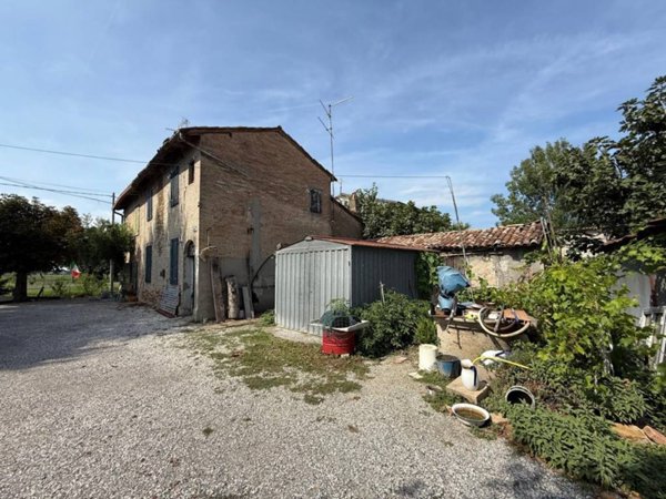 bifamiliare in vendita a Ravenna in zona Gambellara