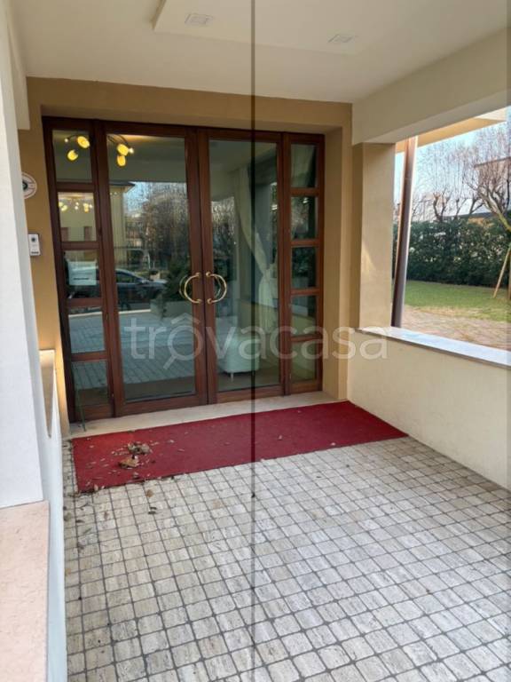 negozio in vendita a Ravenna in zona Lido di Classe