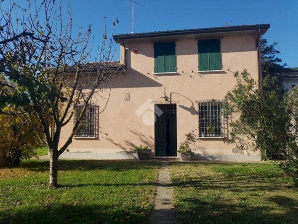 casa indipendente in vendita a Ravenna in zona Ragone