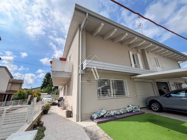 casa indipendente in vendita a Ravenna in zona Classe