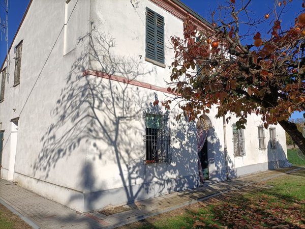 casale in vendita a Ravenna in zona Ghibullo