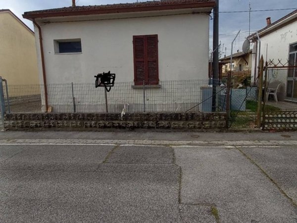 casa indipendente in vendita a Ravenna in zona Centro Storico