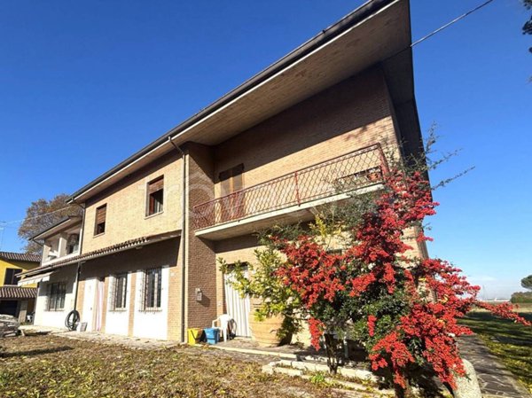 casa indipendente in vendita a Ravenna in zona San Pietro in Vincoli