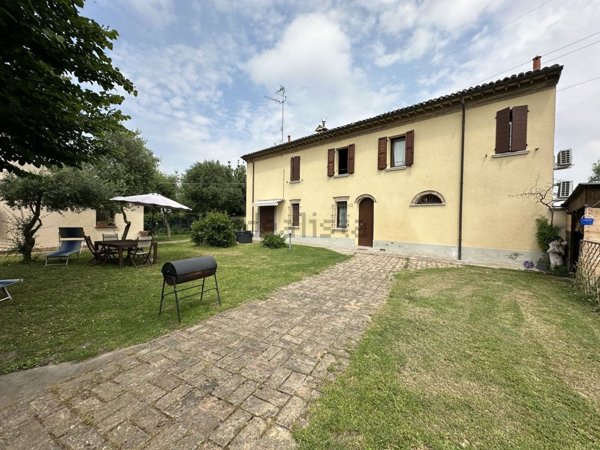casa indipendente in vendita a Ravenna