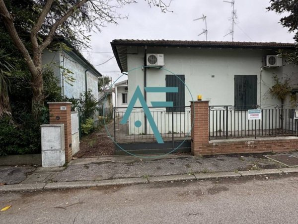 quadrivano in vendita a Ravenna in zona Marina di Ravenna