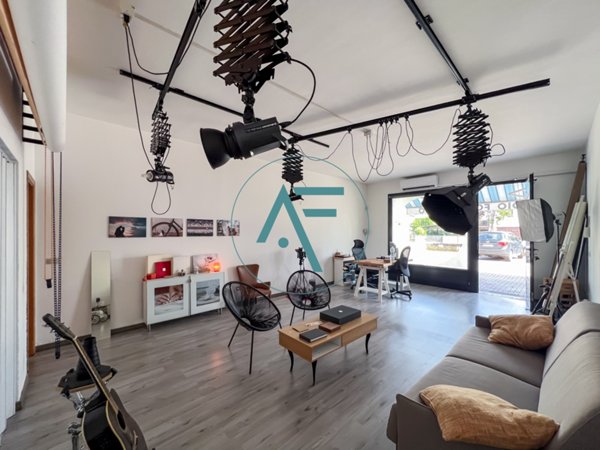 negozio in vendita a Ravenna in zona Classe