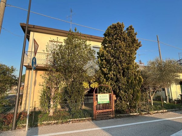casa indipendente in vendita a Ravenna in zona Fosso Ghiaia