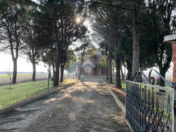 casa indipendente in vendita a Ravenna in zona Gambellara