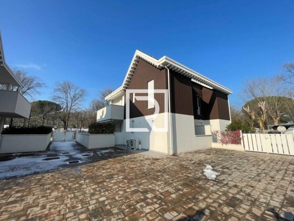 casa indipendente in vendita a Ravenna in zona Lido di Savio