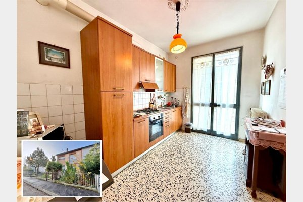 casa indipendente in vendita a Ravenna in zona Mezzano