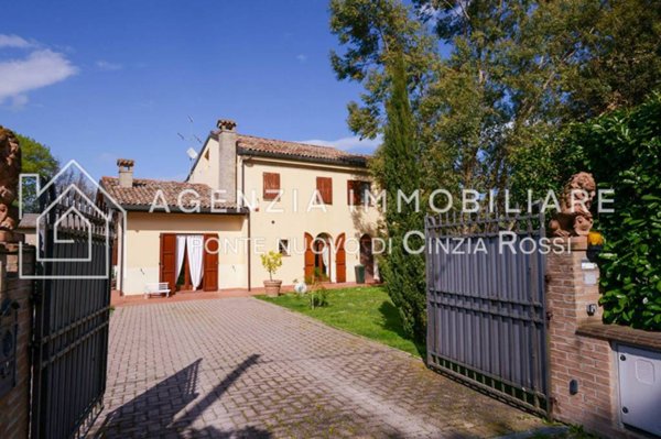 casa indipendente in vendita a Ravenna in zona Castiglione di Ravenna