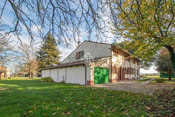 casa indipendente in vendita a Ravenna in zona Borgo Montone
