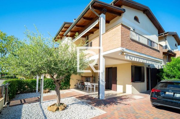 casa indipendente in vendita a Ravenna in zona Lido di Classe