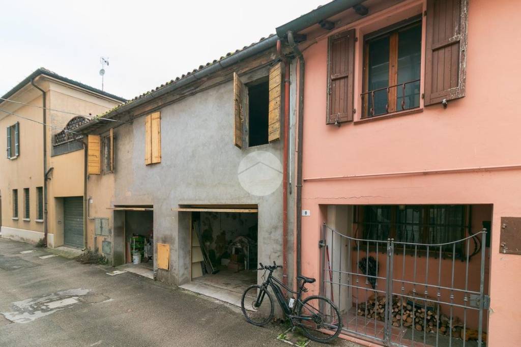 casa indipendente in vendita a Ravenna in zona Coccolia