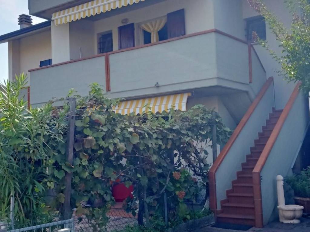 casa indipendente in vendita a Ravenna in zona Lido di Classe