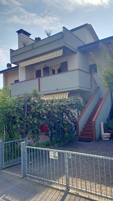 casa indipendente in vendita a Ravenna in zona Lido di Classe
