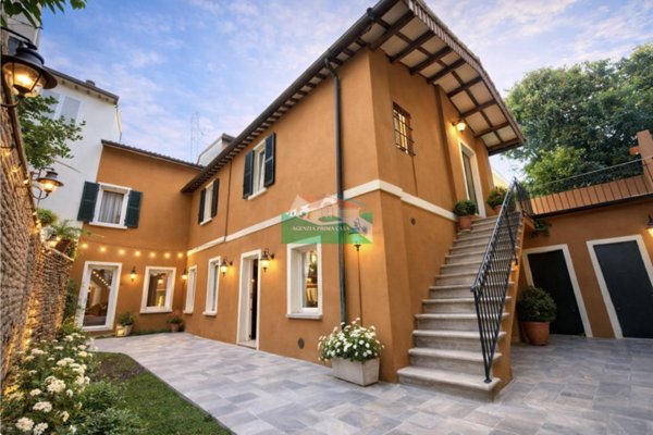 casa indipendente in vendita a Ravenna in zona Centro Storico