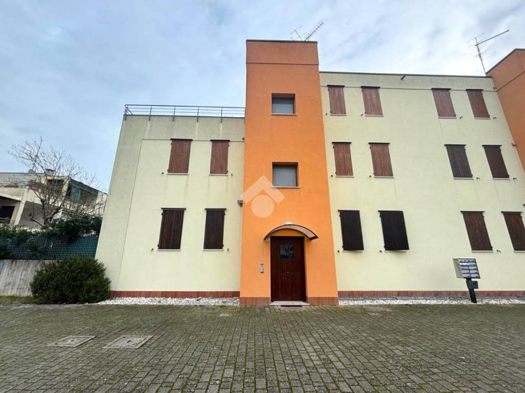 appartamento in vendita a Ravenna in zona Casal Borsetti