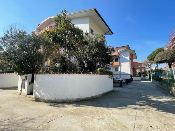 casa indipendente in vendita a Ravenna in zona Lido Adriano