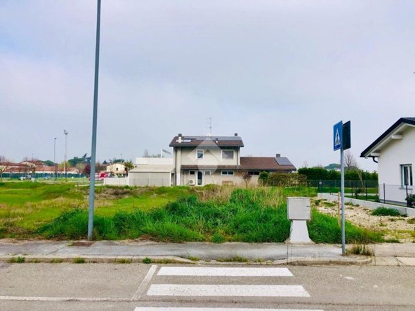 terreno edificabile in vendita a Ravenna in zona San Pietro in Campiano