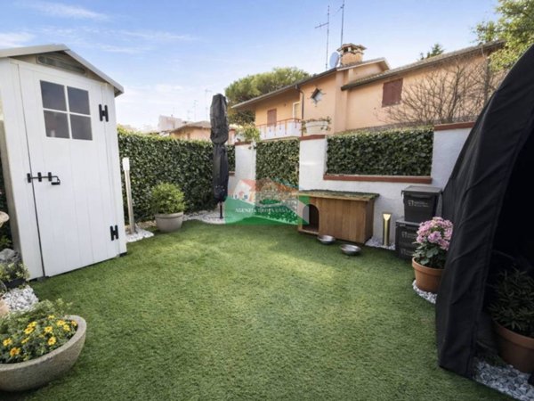 casa indipendente in vendita a Ravenna in zona Lido Adriano